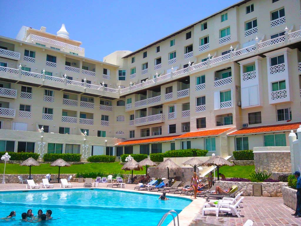 vista exterior cancun plaza