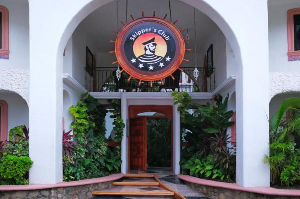 Skipper's Club Huatulco